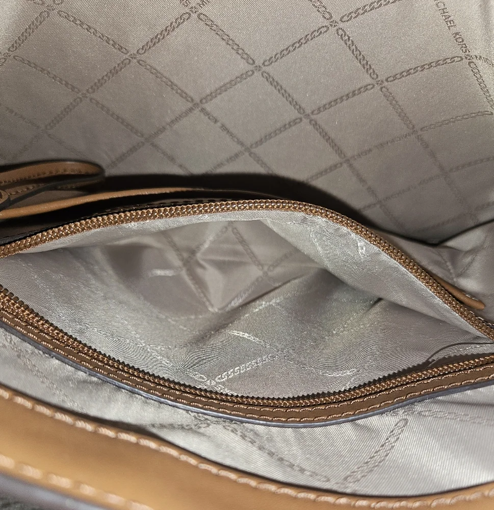 Michael Kors Orange, Tan & Cream Colorblocked Voyager East West Tote EUC - Picture 4 of 12